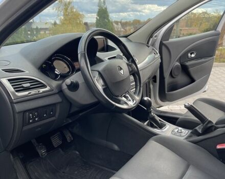 Рено Меган 2013 в Черновцах на Automoto.ua Серый Рено Меган, объемом двигателя 1.5 л и пробегом 255 тыс. км за 8280 $, фото 10 на Automoto.ua