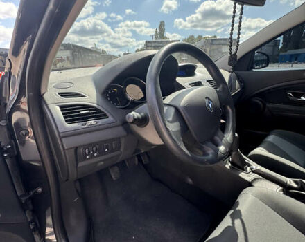 Сірий Рено Меган, об'ємом двигуна 1.6 л та пробігом 170 тис. км за 8300 $, фото 9 на Automoto.ua