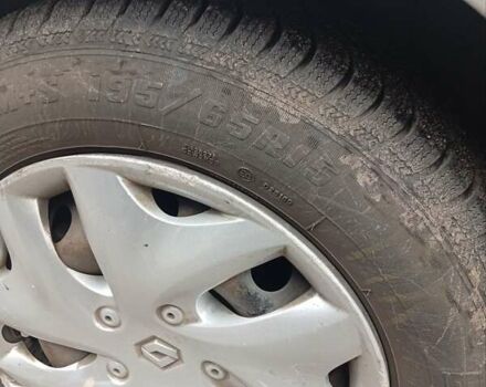 Сірий Рено Меган, об'ємом двигуна 1.46 л та пробігом 300 тис. км за 7500 $, фото 6 на Automoto.ua