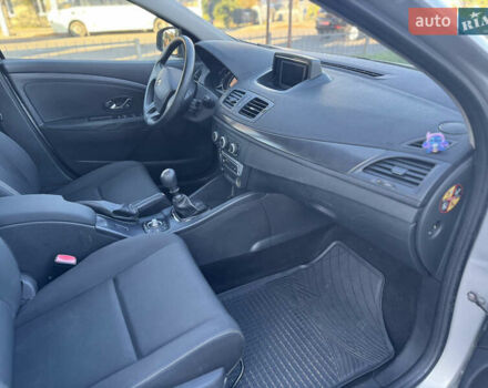 Сірий Рено Меган, об'ємом двигуна 1.5 л та пробігом 250 тис. км за 7250 $, фото 40 на Automoto.ua