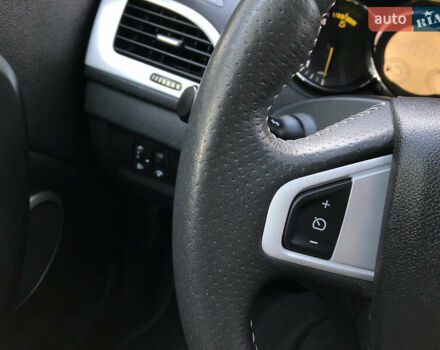 Серый Рено Меган, объемом двигателя 1.5 л и пробегом 251 тыс. км за 8450 $, фото 31 на Automoto.ua