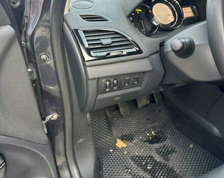 Сірий Рено Меган, об'ємом двигуна 1.6 л та пробігом 262 тис. км за 8200 $, фото 18 на Automoto.ua