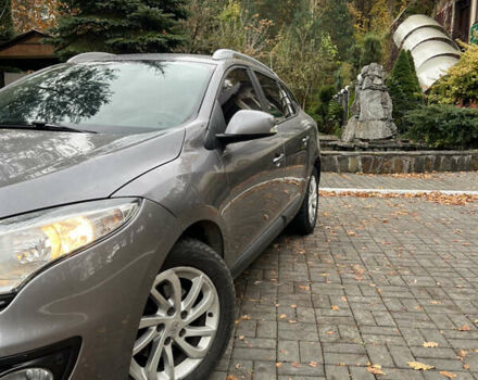 Сірий Рено Меган, об'ємом двигуна 1.46 л та пробігом 273 тис. км за 7450 $, фото 2 на Automoto.ua