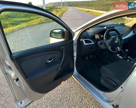 Рено Меган 2013 в Виннице на Automoto.ua Серый Рено Меган, объемом двигателя 1.46 л и пробегом 270 тыс. км за 7800 $, фото 19 на Automoto.ua