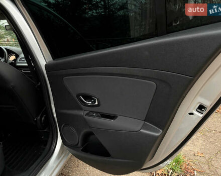 Сірий Рено Меган, об'ємом двигуна 1.46 л та пробігом 215 тис. км за 8899 $, фото 31 на Automoto.ua