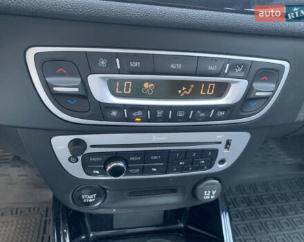 Сірий Рено Меган, об'ємом двигуна 1.5 л та пробігом 250 тис. км за 8250 $, фото 45 на Automoto.ua