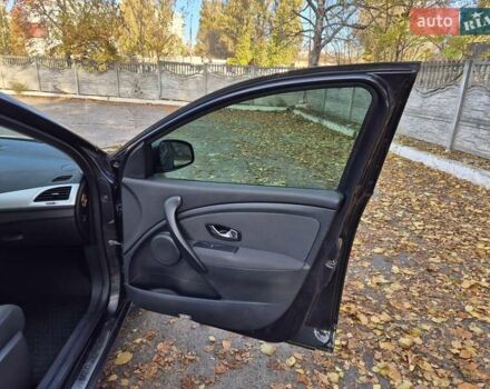 Сірий Рено Меган, об'ємом двигуна 1.5 л та пробігом 302 тис. км за 7700 $, фото 24 на Automoto.ua