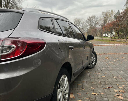 Сірий Рено Меган, об'ємом двигуна 1.46 л та пробігом 273 тис. км за 7450 $, фото 12 на Automoto.ua