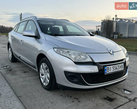 Серый Рено Меган, объемом двигателя 1.46 л и пробегом 250 тыс. км за 7200 $, фото 3 на Automoto.ua