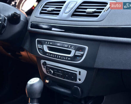 Серый Рено Меган, объемом двигателя 1.5 л и пробегом 264 тыс. км за 7600 $, фото 23 на Automoto.ua