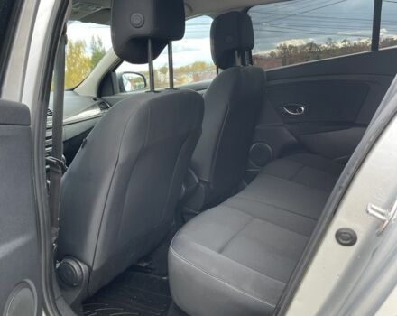 Рено Меган 2013 в Черновцах на Automoto.ua Серый Рено Меган, объемом двигателя 1.5 л и пробегом 255 тыс. км за 8280 $, фото 12 на Automoto.ua