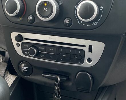 Серый Рено Меган, объемом двигателя 1.5 л и пробегом 235 тыс. км за 7700 $, фото 14 на Automoto.ua