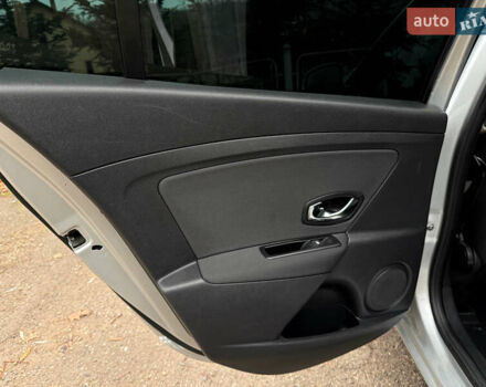 Сірий Рено Меган, об'ємом двигуна 1.46 л та пробігом 215 тис. км за 8899 $, фото 33 на Automoto.ua