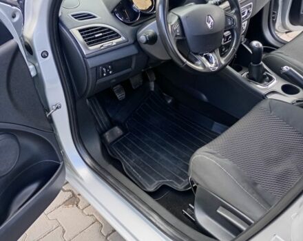 Рено Меган 2013 в Черновцах на Automoto.ua Серый Рено Меган, объемом двигателя 1.5 л и пробегом 242 тыс. км за 6500 $, фото 4 на Automoto.ua