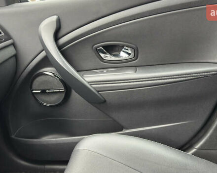 Серый Рено Меган, объемом двигателя 1.5 л и пробегом 222 тыс. км за 9999 $, фото 19 на Automoto.ua