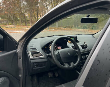 Рено Меган 2013 в Самборе на Automoto.ua Серый Рено Меган, объемом двигателя 1.46 л и пробегом 273 тыс. км за 7450 $, фото 18 на Automoto.ua