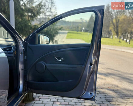 Серый Рено Меган, объемом двигателя 1.5 л и пробегом 243 тыс. км за 7999 $, фото 31 на Automoto.ua