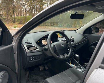 Рено Меган 2013 в Самборе на Automoto.ua Серый Рено Меган, объемом двигателя 1.46 л и пробегом 273 тыс. км за 7450 $, фото 15 на Automoto.ua