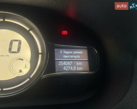 Серый Рено Меган, объемом двигателя 1.46 л и пробегом 250 тыс. км за 7300 $, фото 21 на Automoto.ua