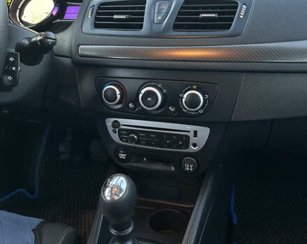 Серый Рено Меган, объемом двигателя 1.46 л и пробегом 250 тыс. км за 7200 $, фото 22 на Automoto.ua