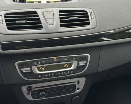 Серый Рено Меган, объемом двигателя 1.5 л и пробегом 222 тыс. км за 9999 $, фото 21 на Automoto.ua