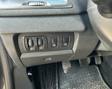 Серый Рено Меган, объемом двигателя 1.5 л и пробегом 320 тыс. км за 8100 $, фото 17 на Automoto.ua