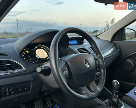 Серый Рено Меган, объемом двигателя 1.46 л и пробегом 250 тыс. км за 7200 $, фото 16 на Automoto.ua