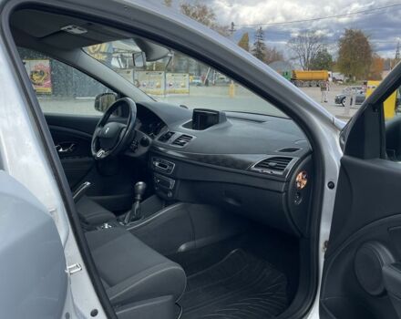 Рено Меган 2013 в Черновцах на Automoto.ua Серый Рено Меган, объемом двигателя 1.5 л и пробегом 255 тыс. км за 8280 $, фото 11 на Automoto.ua