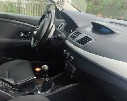 Сірий Рено Меган, об'ємом двигуна 1.6 л та пробігом 245 тис. км за 7800 $, фото 2 на Automoto.ua