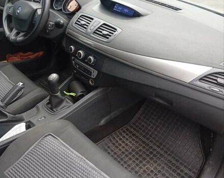 Сірий Рено Меган, об'ємом двигуна 1.46 л та пробігом 300 тис. км за 7500 $, фото 13 на Automoto.ua