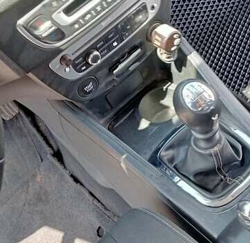 Сірий Рено Меган, об'ємом двигуна 1.46 л та пробігом 365 тис. км за 8300 $, фото 17 на Automoto.ua