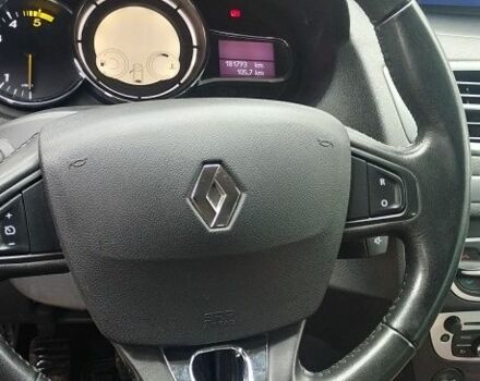 Серый Рено Меган, объемом двигателя 0 л и пробегом 181 тыс. км за 9800 $, фото 4 на Automoto.ua