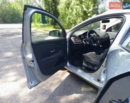 Серый Рено Меган, объемом двигателя 1.49 л и пробегом 223 тыс. км за 8600 $, фото 20 на Automoto.ua