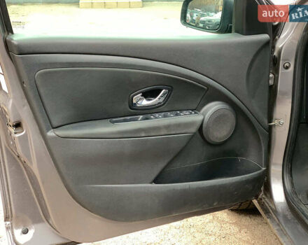 Сірий Рено Меган, об'ємом двигуна 1.5 л та пробігом 252 тис. км за 8790 $, фото 18 на Automoto.ua