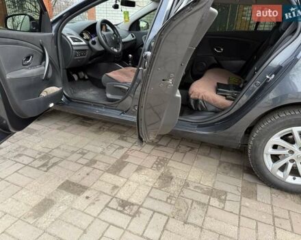 Сірий Рено Меган, об'ємом двигуна 1.46 л та пробігом 155 тис. км за 10800 $, фото 7 на Automoto.ua