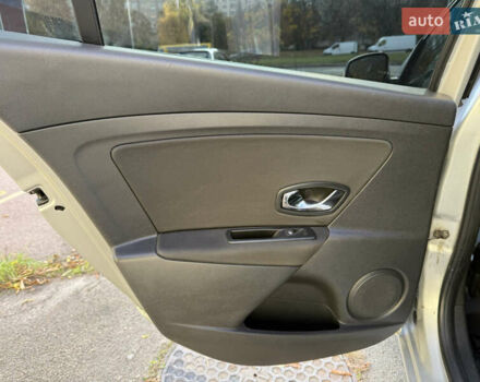 Сірий Рено Меган, об'ємом двигуна 1.5 л та пробігом 260 тис. км за 8150 $, фото 13 на Automoto.ua