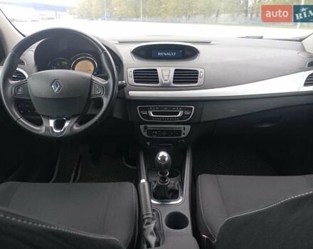 Серый Рено Меган, объемом двигателя 1.5 л и пробегом 262 тыс. км за 6900 $, фото 2 на Automoto.ua