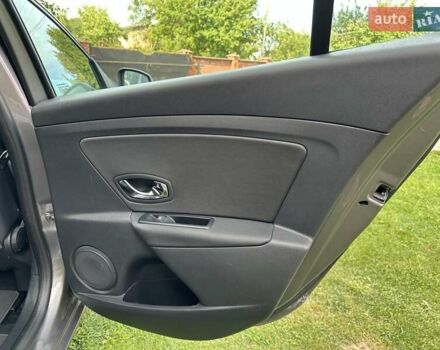 Серый Рено Меган, объемом двигателя 0 л и пробегом 146 тыс. км за 9450 $, фото 46 на Automoto.ua