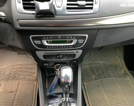 Сірий Рено Меган, об'ємом двигуна 1.5 л та пробігом 252 тис. км за 8790 $, фото 32 на Automoto.ua