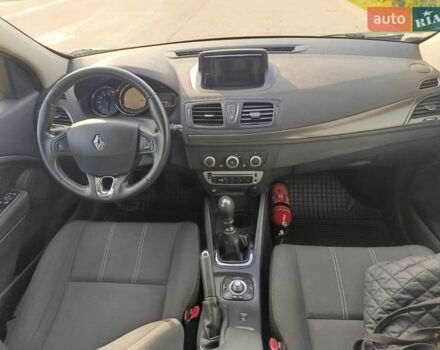 Серый Рено Меган, объемом двигателя 1.6 л и пробегом 172 тыс. км за 9500 $, фото 8 на Automoto.ua