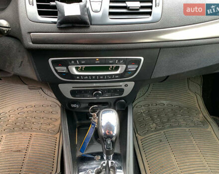 Сірий Рено Меган, об'ємом двигуна 1.5 л та пробігом 252 тис. км за 8790 $, фото 32 на Automoto.ua