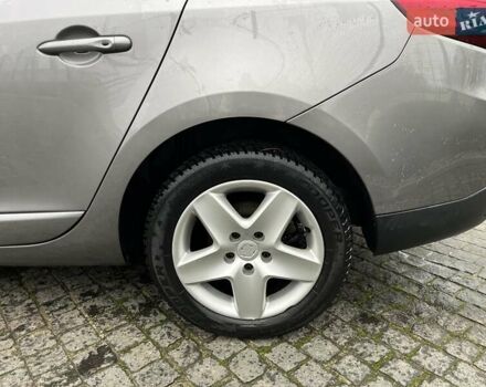 Серый Рено Меган, объемом двигателя 1.5 л и пробегом 310 тыс. км за 8700 $, фото 28 на Automoto.ua