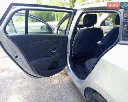 Серый Рено Меган, объемом двигателя 1.49 л и пробегом 223 тыс. км за 8600 $, фото 4 на Automoto.ua