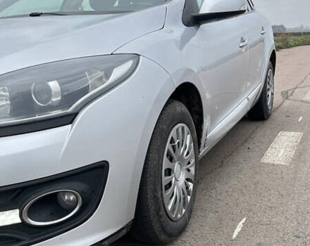 Рено Меган 2014 в Ахтырке на Automoto.ua Серый Рено Меган, объемом двигателя 1.46 л и пробегом 298 тыс. км за 8200 $, фото 2 на Automoto.ua