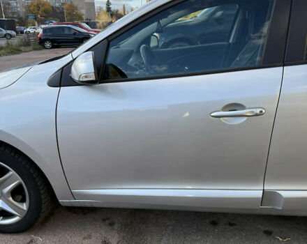 Сірий Рено Меган, об'ємом двигуна 1.5 л та пробігом 260 тис. км за 8150 $, фото 7 на Automoto.ua