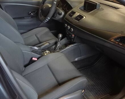 Серый Рено Меган, объемом двигателя 1.5 л и пробегом 168 тыс. км за 9500 $, фото 4 на Automoto.ua