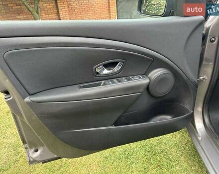 Серый Рено Меган, объемом двигателя 0 л и пробегом 146 тыс. км за 9450 $, фото 41 на Automoto.ua