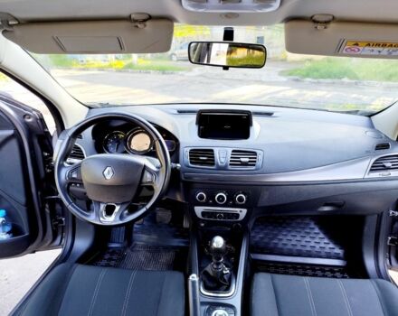 Серый Рено Меган, объемом двигателя 1.5 л и пробегом 240 тыс. км за 8199 $, фото 4 на Automoto.ua