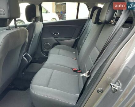 Серый Рено Меган, объемом двигателя 0 л и пробегом 146 тыс. км за 9450 $, фото 45 на Automoto.ua