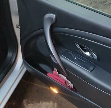 Рено Меган 2014 в Черновцах на Automoto.ua Серый Рено Меган, объемом двигателя 1.5 л и пробегом 229 тыс. км за 8400 $, фото 21 на Automoto.ua